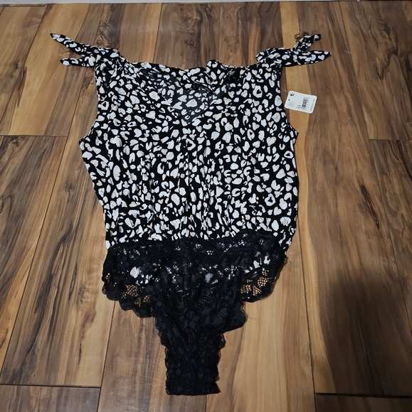 Free People Bare It All Leopard Cheetah Bodysuit Sz XS - Picture 1 of 8